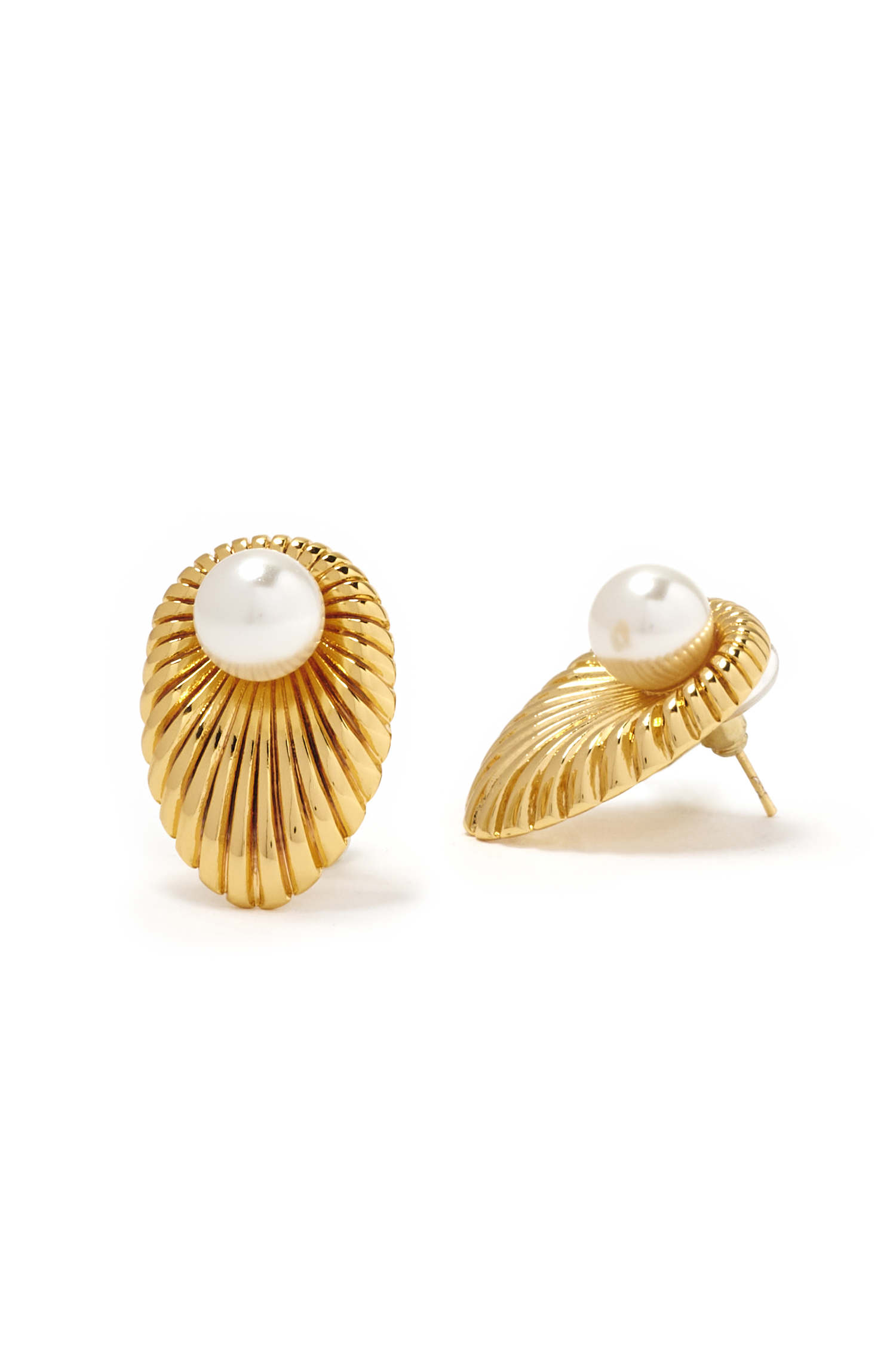 Pearl/Shell Studs